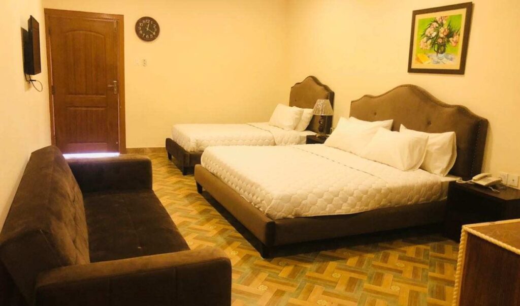 Demanchi-Balakot-master-bed-room