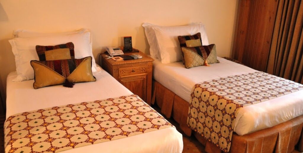 Gilgit Serena Hotel bed room