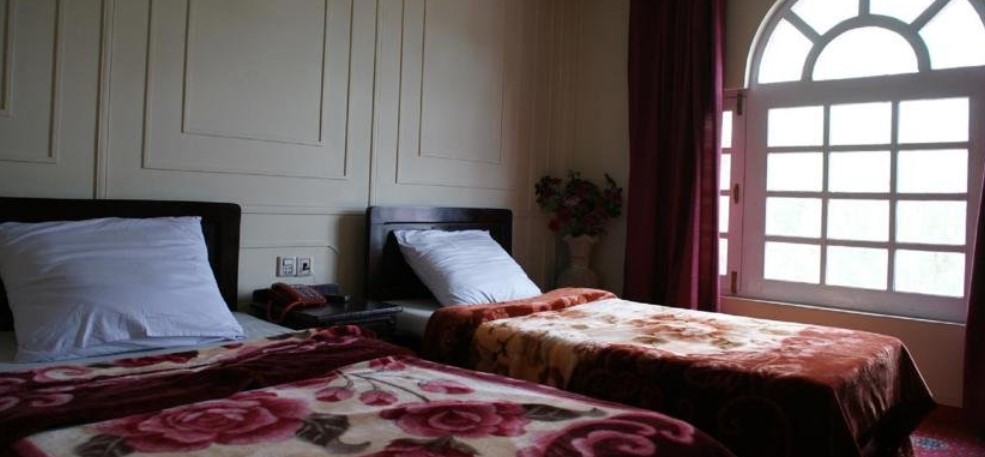 Hotel DewaneKhas bed room