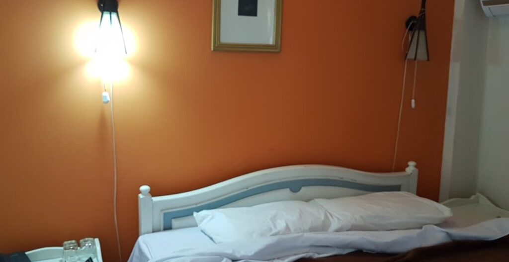 Rupal Inn gilgi bed room