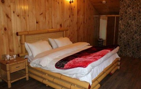 Swiss-Wood-Cottages-bed-room