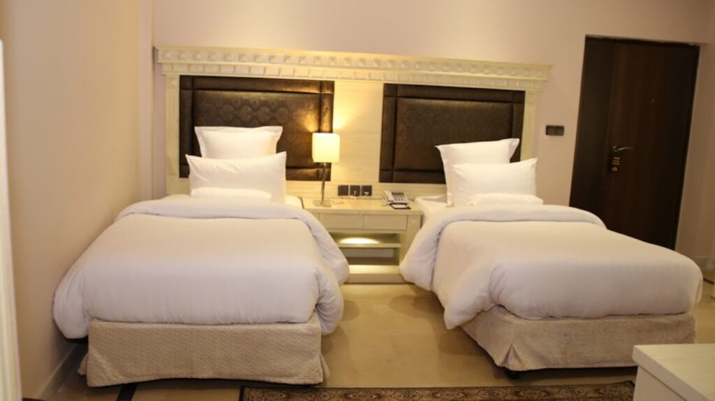 Chinar Family Resort master bed room