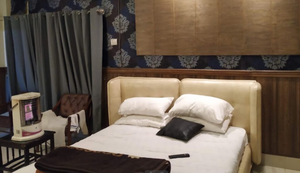 Hotel Abbott Garden Abbottabad master bed room