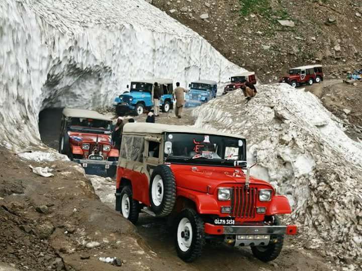 Saif-ul-Malook jeep