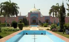 Shah Jahan Masjid Thatta 1